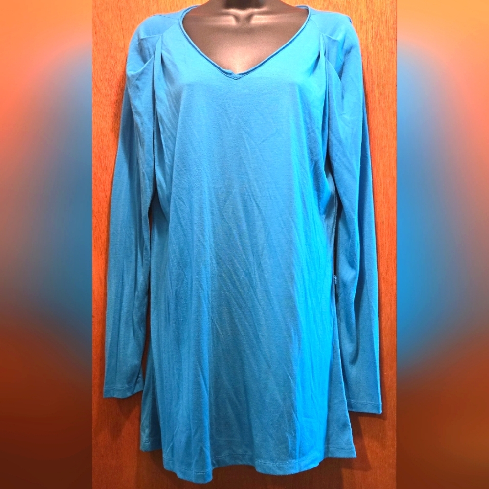Color Thread beautiful long sleeved t-shirt szM